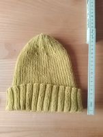 Tolle senfgelbe Strickmütze in angenehmer Schurwolle
