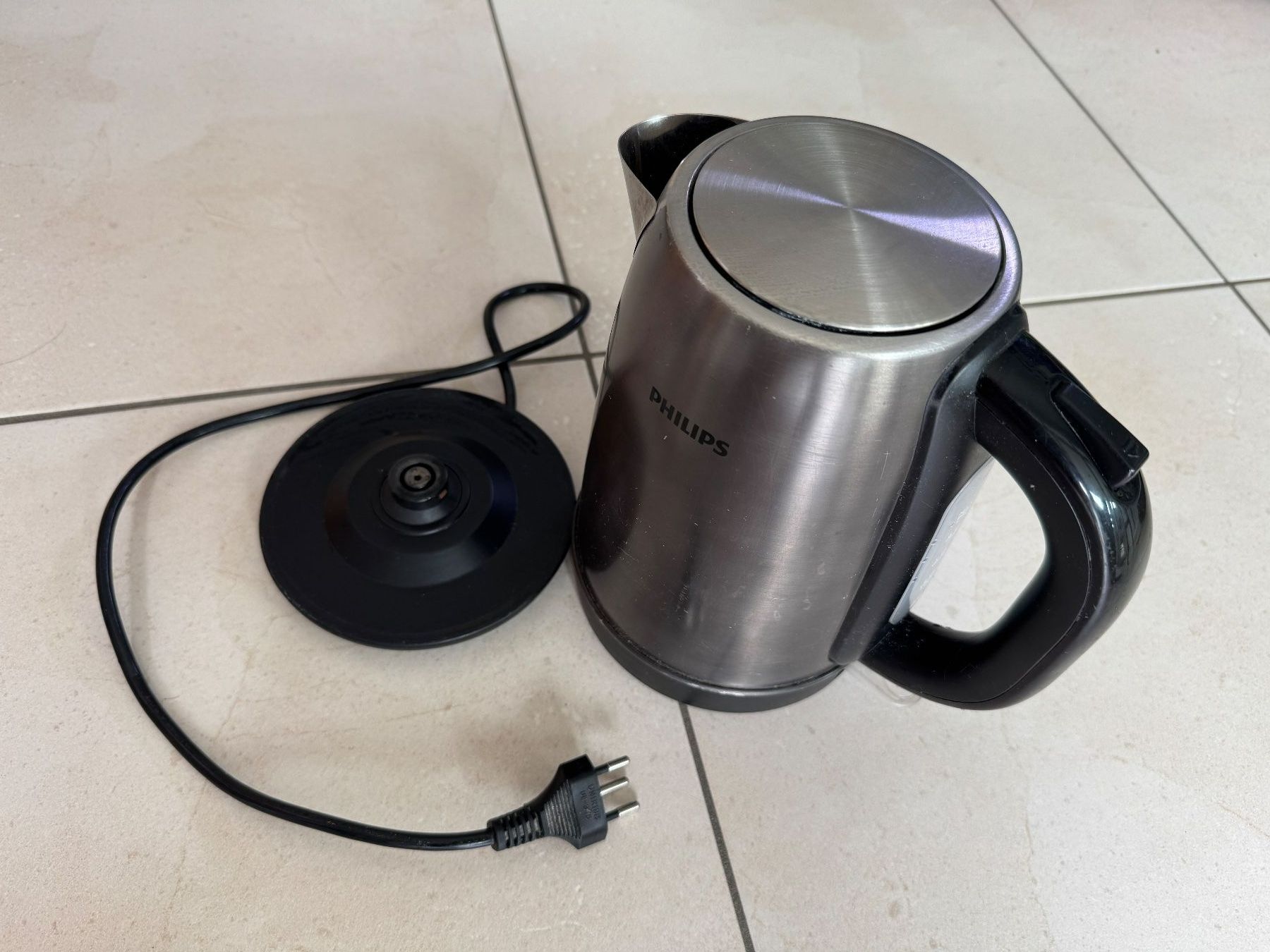 Philips Bollitori: Wasserkocher Philips 1.7 L Metall – Usato da Fribourg venduto da BarbaraD 1