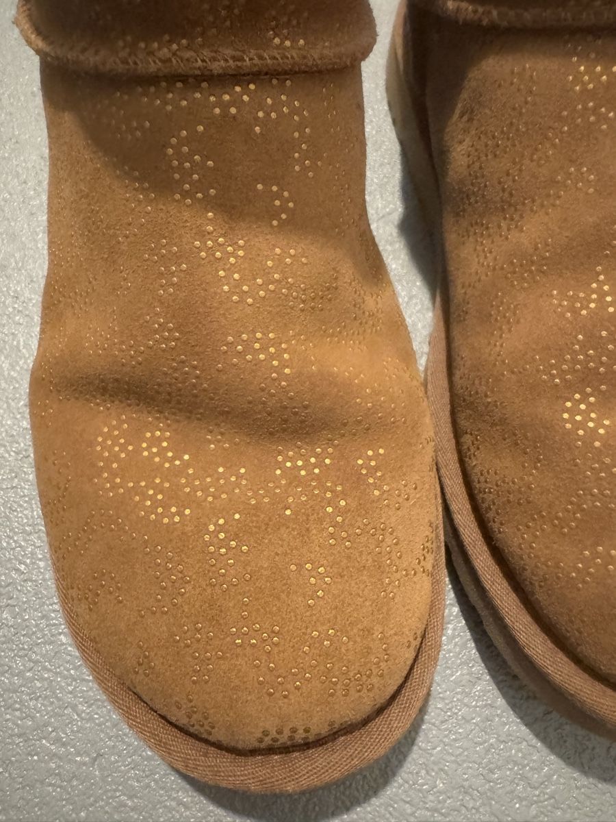 Ugg Scarpe da uomo: Ugg Boots Short mit Leo-Muster – Usato da Luzern venduto da wet_7bm6 1