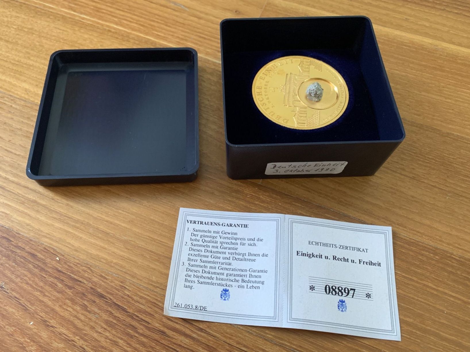 Medaillen: Medaille: Deutsche Einheit mit Original Mauerstein – Gebraucht aus Edlibach von RUW19
