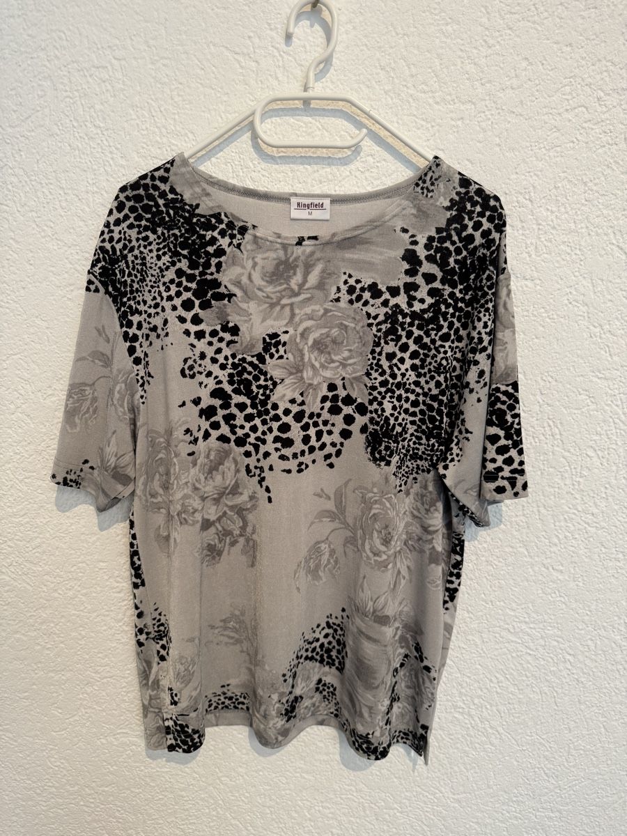 T-shirt: Kingfield Shirt grau leicht glänzend Gr. M – Usato da Fislisbach venduto da KolibriSecondhand