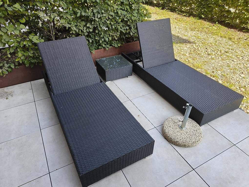 Liegen & Liegestühle: 2x Rattan-Liegestühle – Gebraucht aus St. Gallen von ps1248
