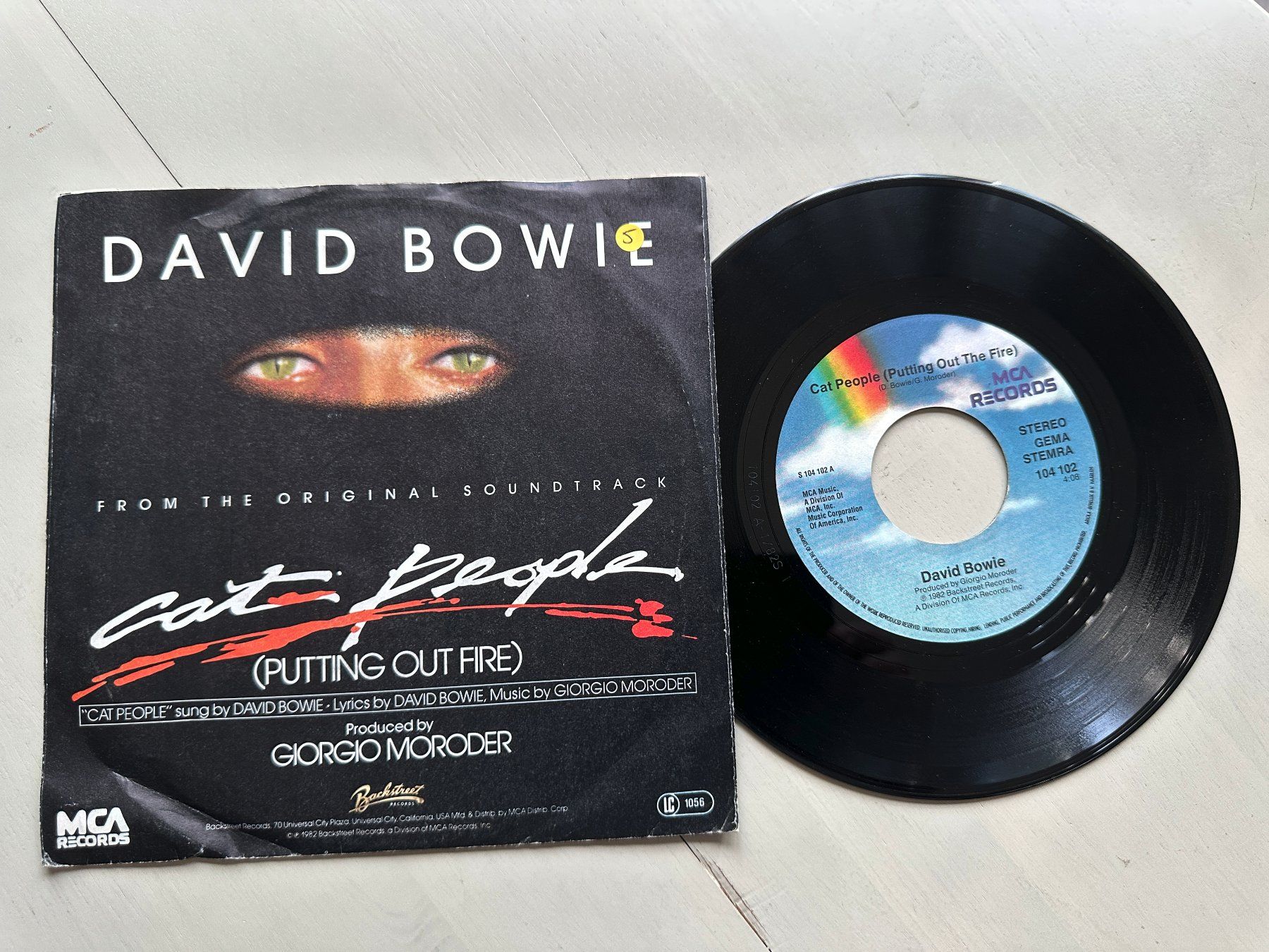 Vinyles: DAVID BOWIE tolle Cat people Kult Single  GIORGIO MORODER – D'occasion à Basel par Partridge