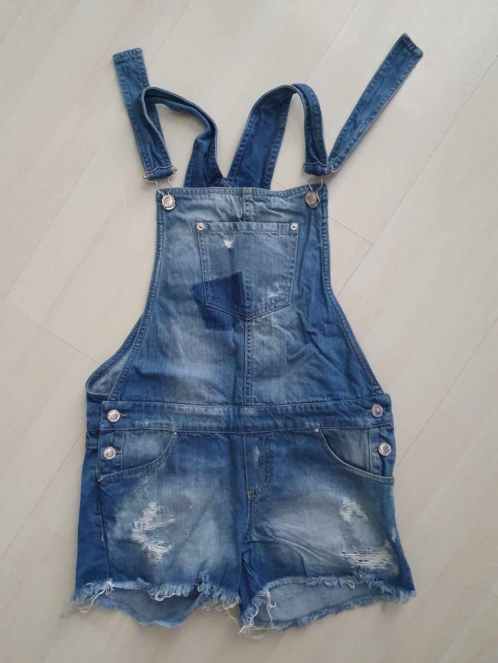 Jeans: Jeans Latzhose Gr XS – Usato da Münsingen venduto da BlackTears-3