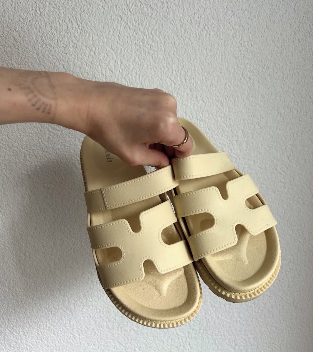 Scarpe da donna: Pantoletten Sandalen beige Grösse 38  – Usato da Chur venduto da faja7000 1