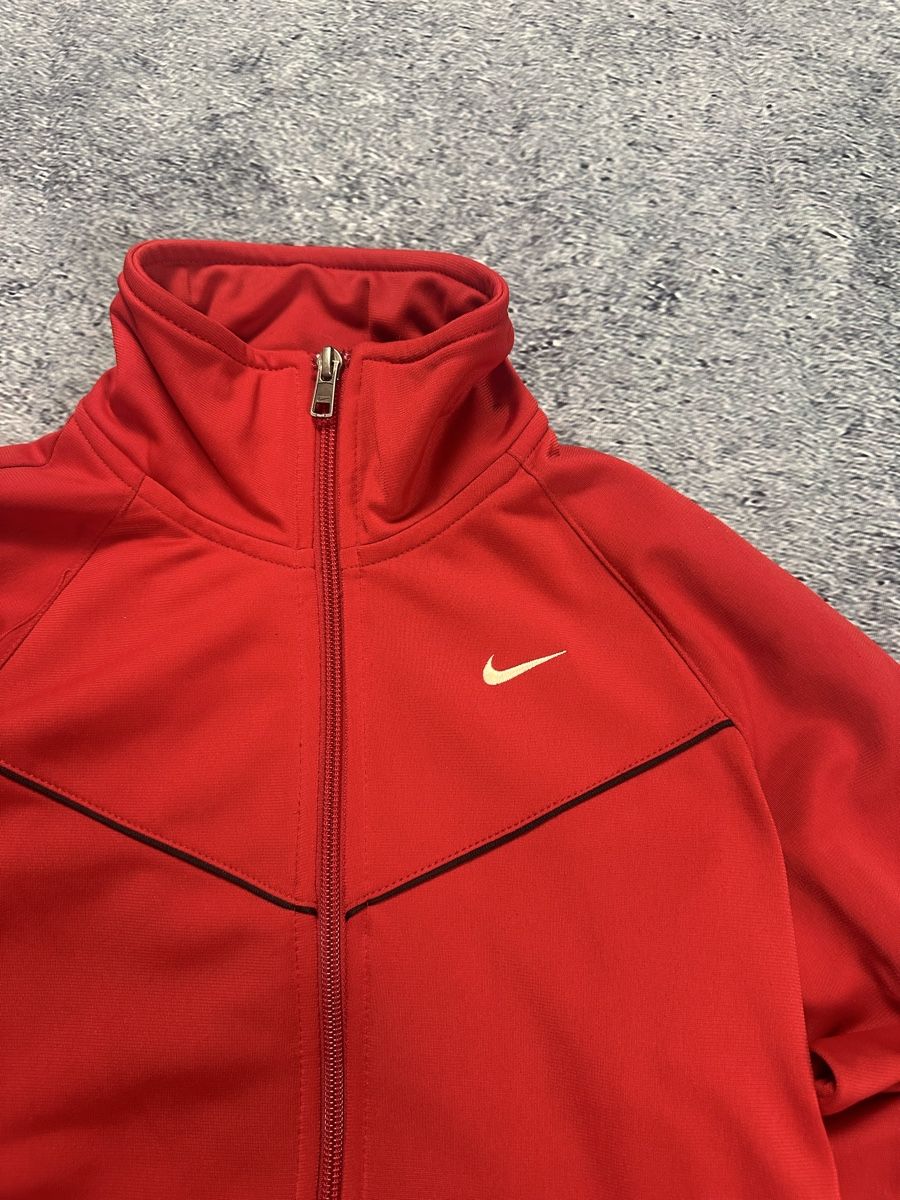 Nike Jacken: Nike Trainingsjacke, Rot - Top Zustand! – Gebraucht aus Luzern von 041Vintage 1