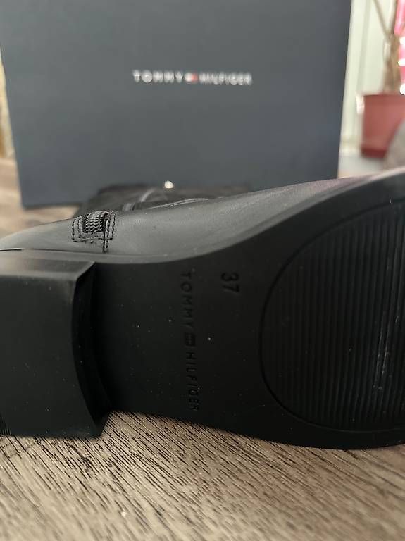 Scarpe da donna: Neue Tommy Hilfiger Lederstiefel – Usato da Eschlikon TG venduto da tak_p2dk 2