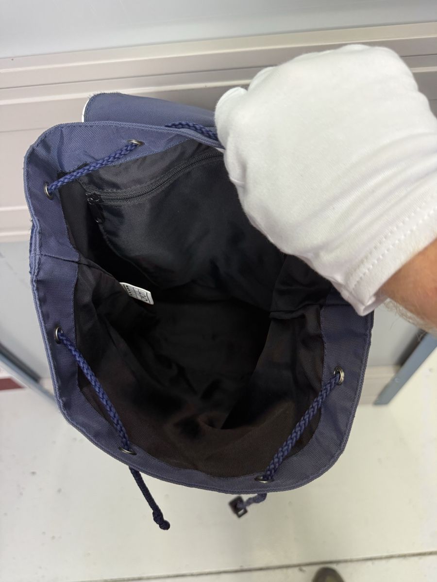 Lacoste Rucksäcke: Vintage Lacoste Backpack – Gebraucht aus Lausanne von Unehistoiredesapes 4