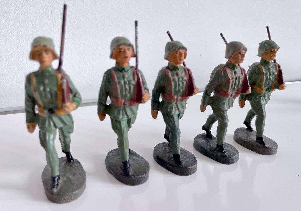 5x Spielzeugfiguren Elastolin Wehrmacht WWII 2