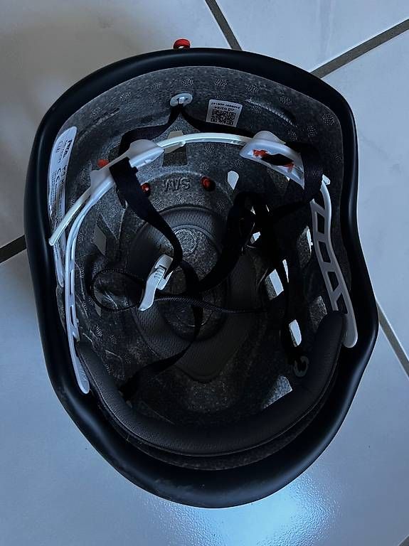 Caschi: Kletter/Bersteigerhelm Petzl Meteor – Usato da Thalwil venduto da ventelou 2