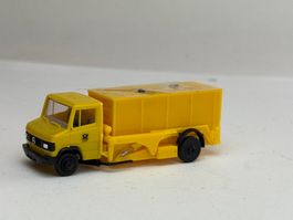 GB3- Herpa Mercedes Hublader Post