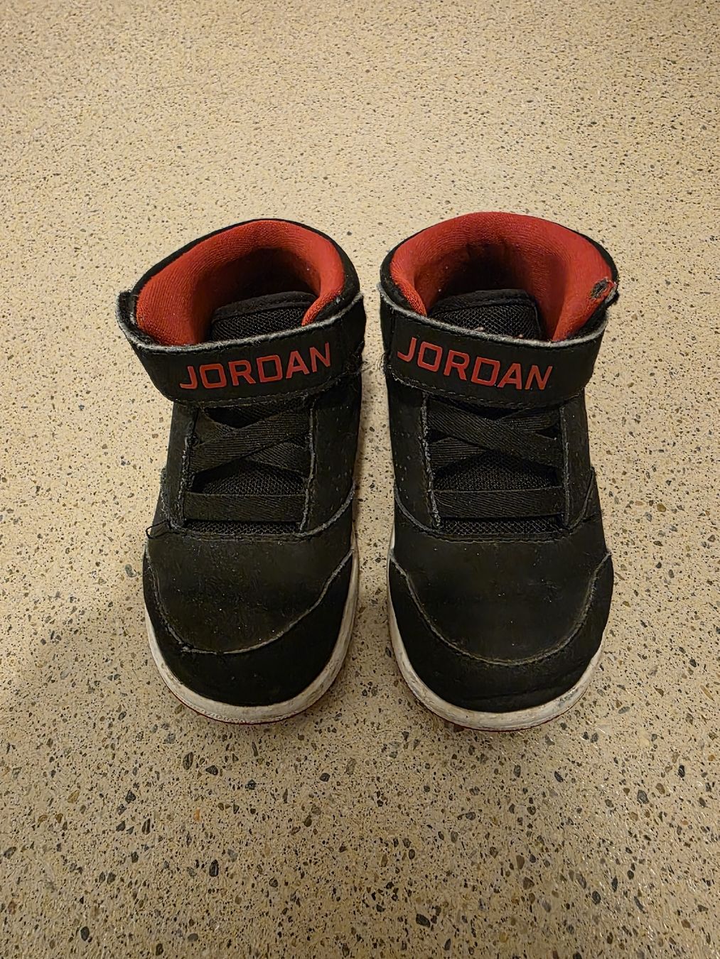 Jordan Scarpe per ragazzi: Nike Jordans Turnschuhe 23.5 – Usato da Zürich venduto da Allek