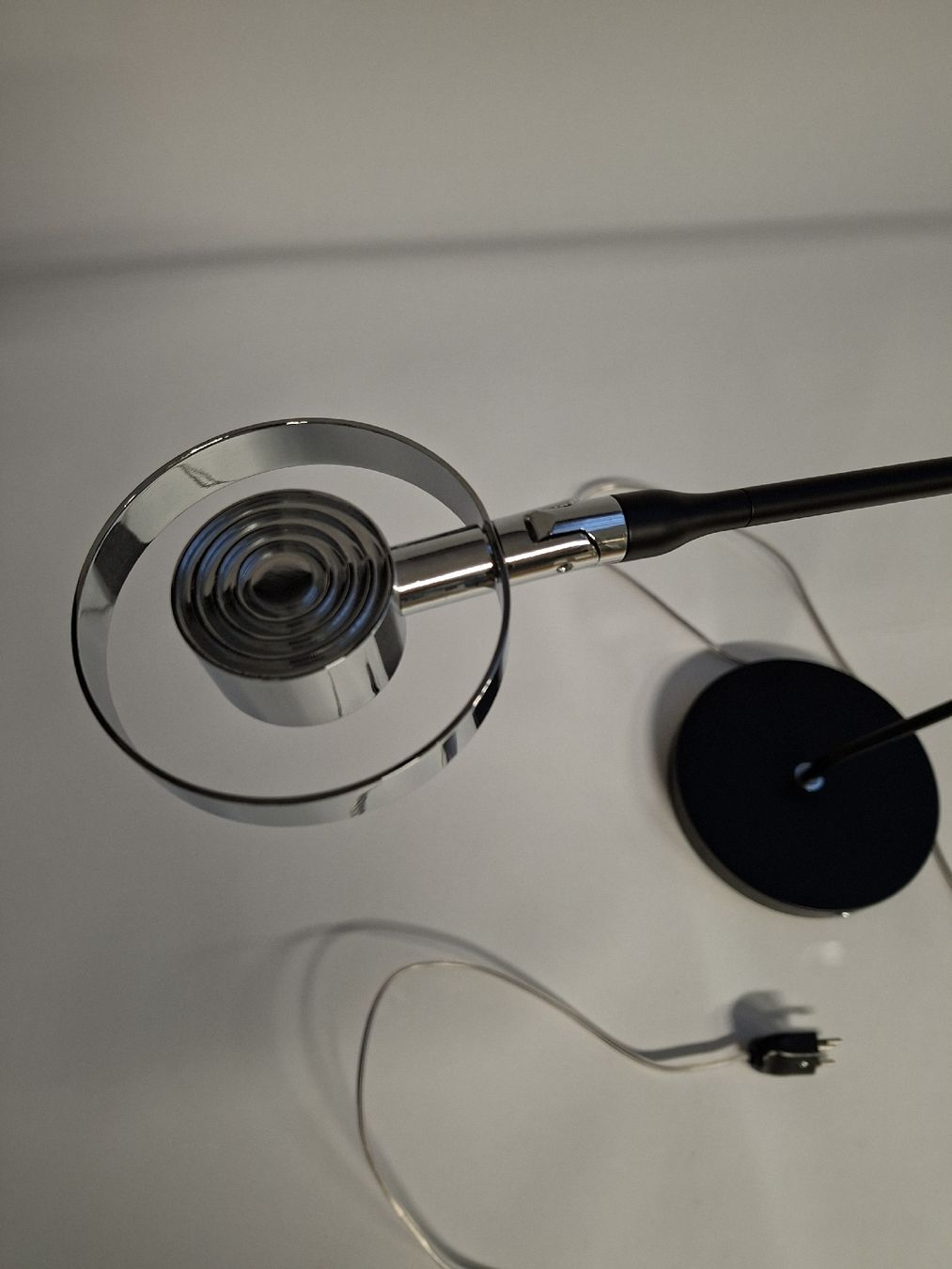 Oluce Lampade: Oluce Tischlampe – Usato da Gümligen venduto da V10-Shop 1
