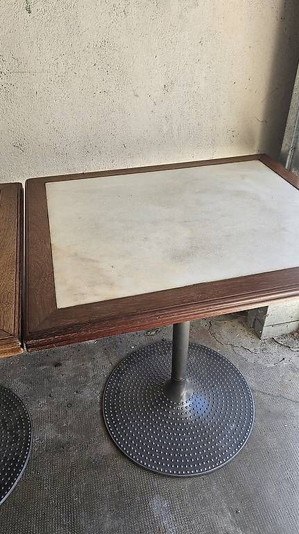 Tavoli: Très belle table: marbre, bois, fonte – Usato da Lausanne venduto da villa_hawai 3