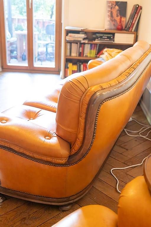 Divani: Vintage Ledersofa-Set  3-Sitzer + 2 Sessel, cognac – Usato da Basel venduto da orbitorion 2
