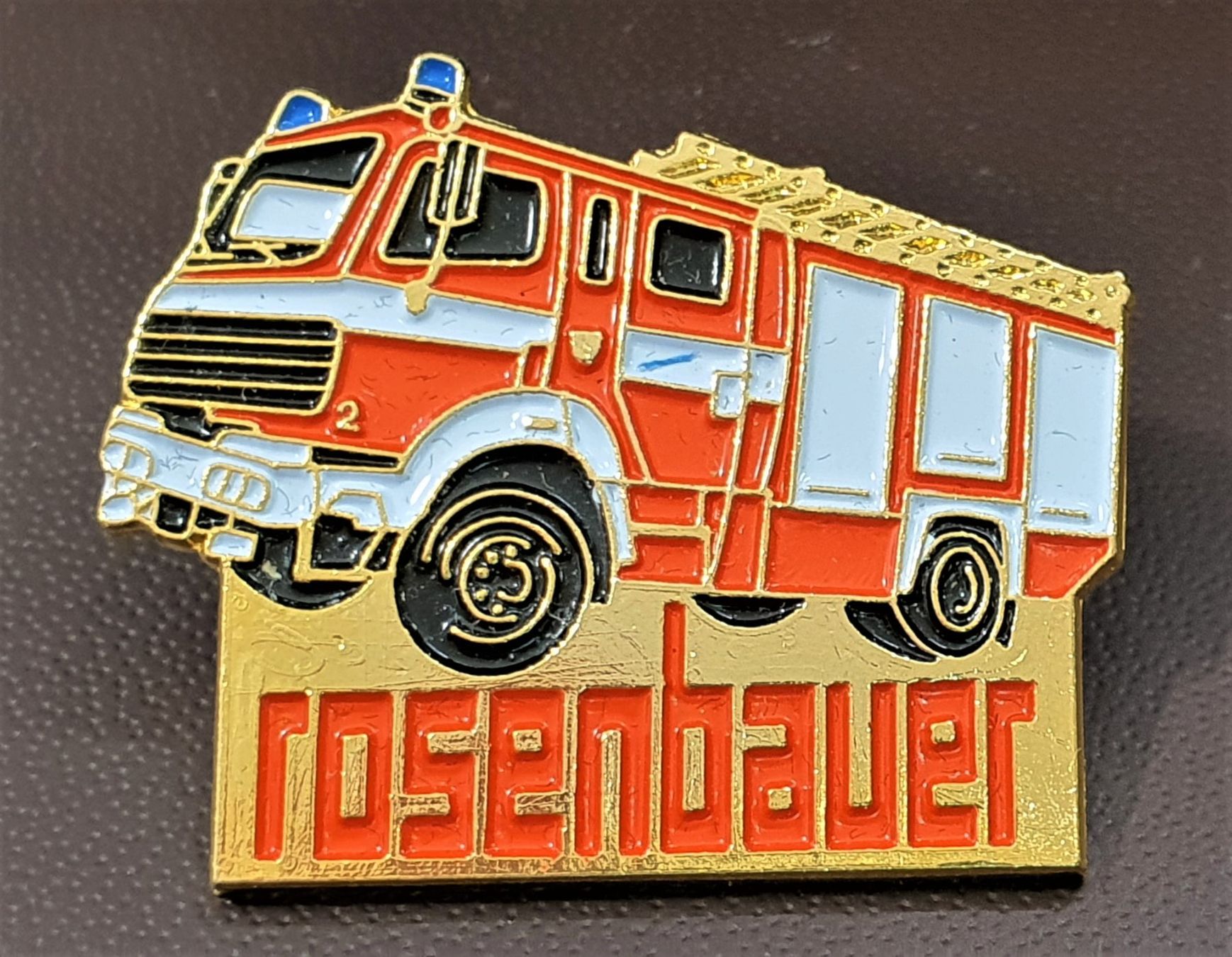 Placchette & Badge: P631 - Pin Auto Feuerwehr Rosenbauer – Usato da Reinach BL venduto da Boston-Verkauf