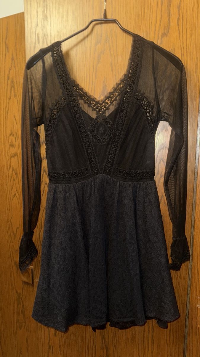 Kleider: Schwarzes Kleid, S, Gothik – Gebraucht aus Gümligen von morticiaaddams