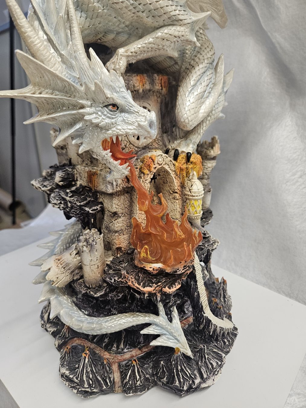 Statuette: Drache Attackiert Burg – Nuovo (secondo la descrizione) da Dielsdorf venduto da Kenan997 3