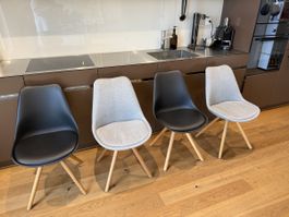 6 Esszimmerstühle Holzbeine Stoff und Kunstleder Mix