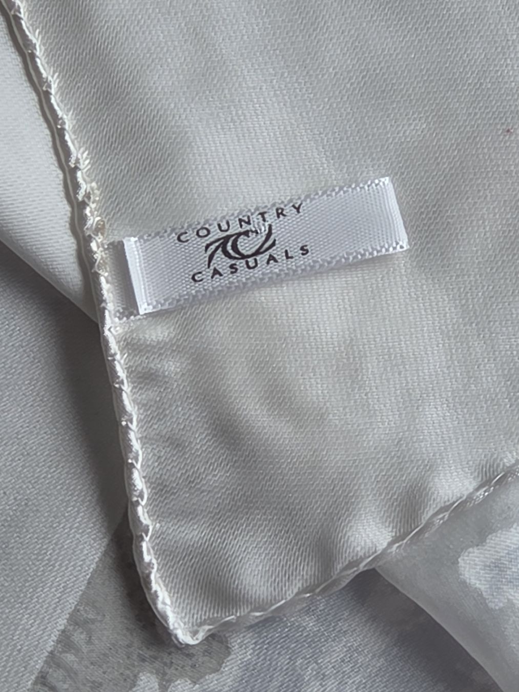 Foulard & Sciarpe: Seidenschal mit Viscose 65% Seide/35% Viscose – Nuovo e nell'imballaggio originale da Frauenfeld venduto da Schenken-mit-Herz 3