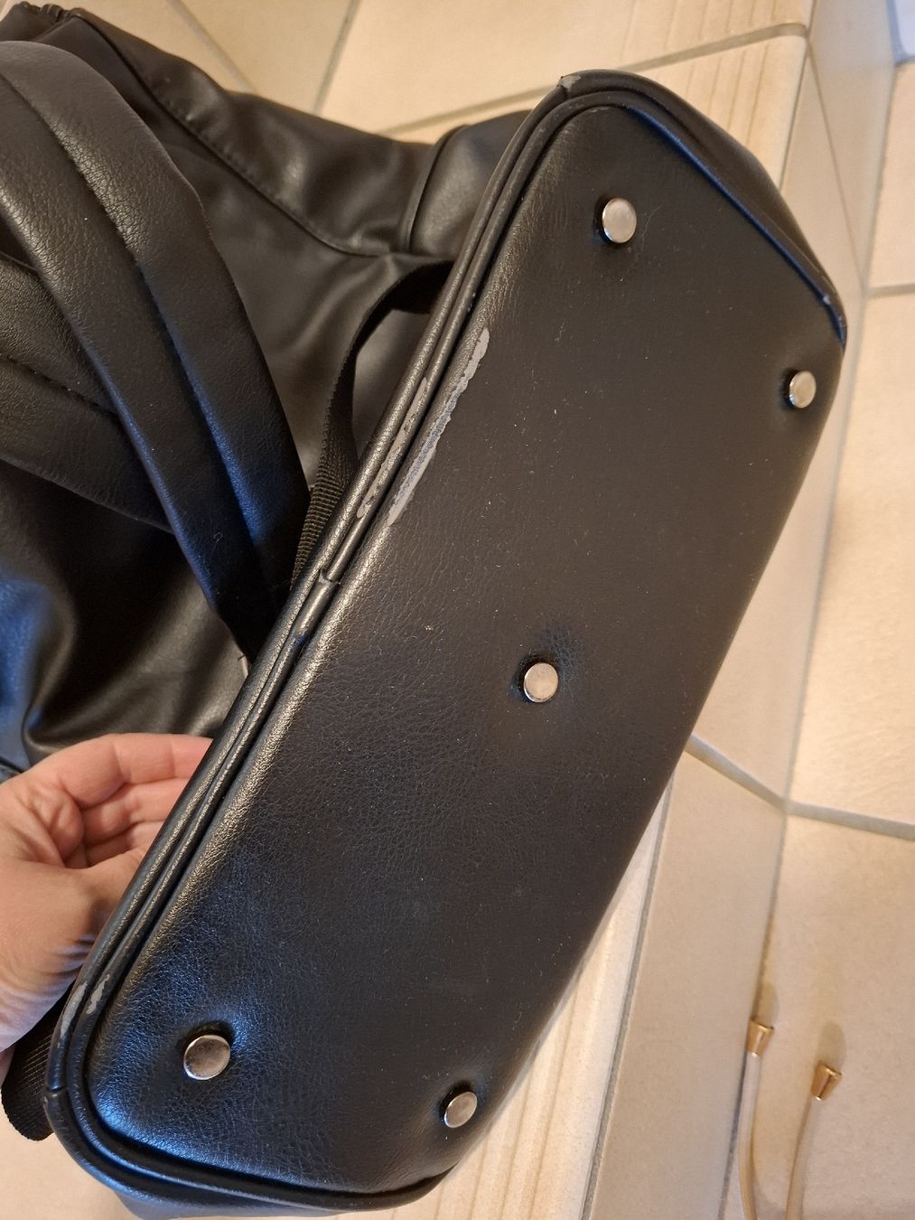 Rucksäcke: Schwarzer Wickelrucksack, Kunstleder, geräumig! – Gebraucht aus Lütisburg von amerika123 2