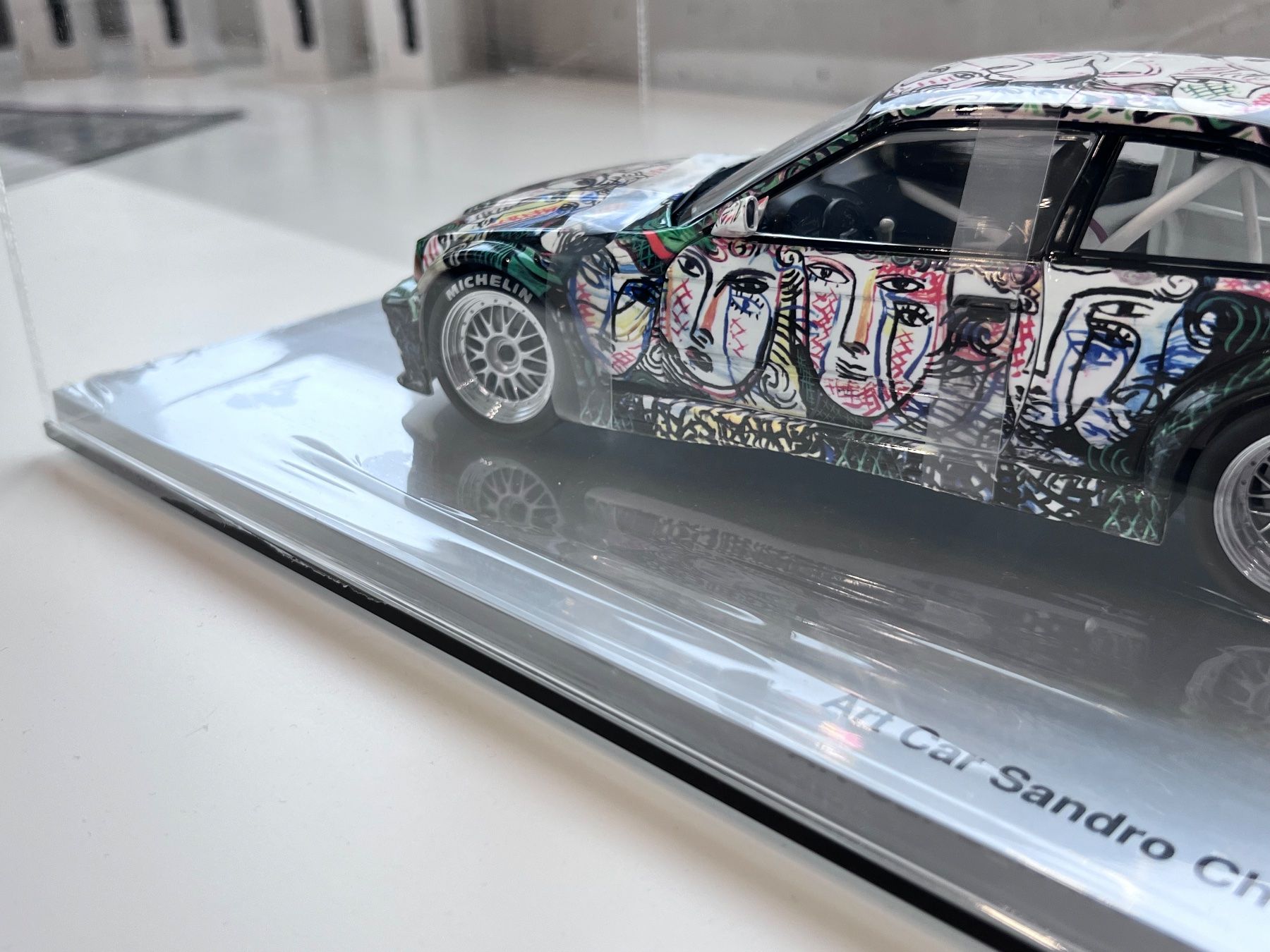 Minichamps Art Car Museum BMW M3 GTR Sandro Chia 1:18