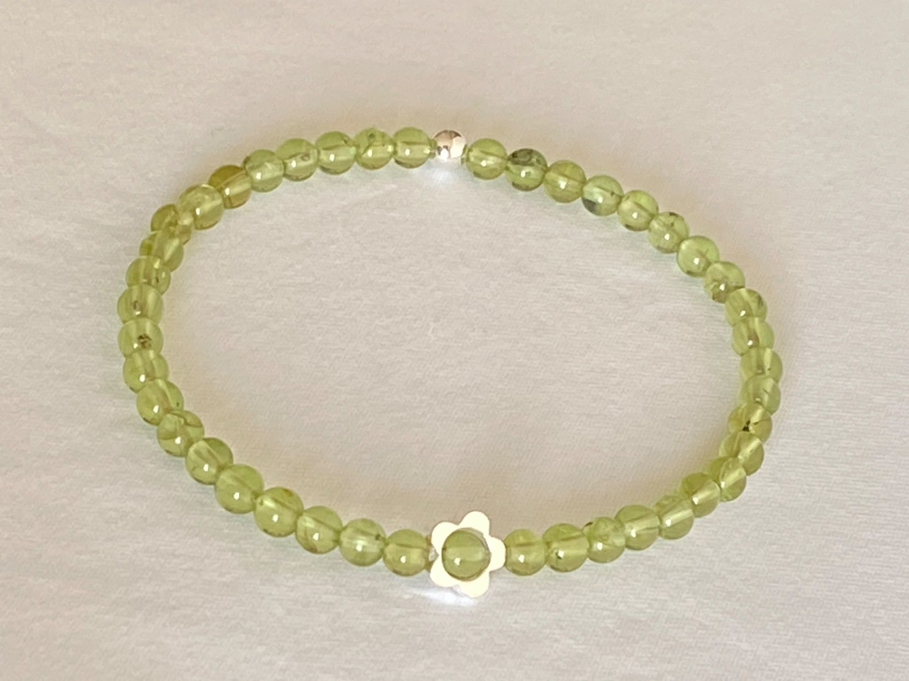 Armbänder & -reifen: Edelstein Armband Peridot mit Silber auf Mass – Neu und originalverpackt aus Zuzwil SG von Lemliskat 6