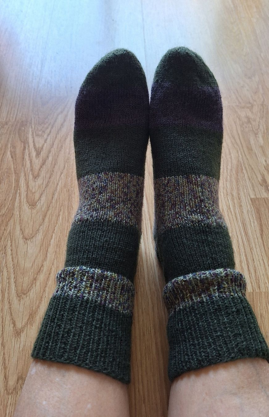 Calze: Handgestrickte Socken Gr. 42/43  – Nuovo (secondo la descrizione) da Lützelflüh-Goldb venduto da bli_f2v9 3