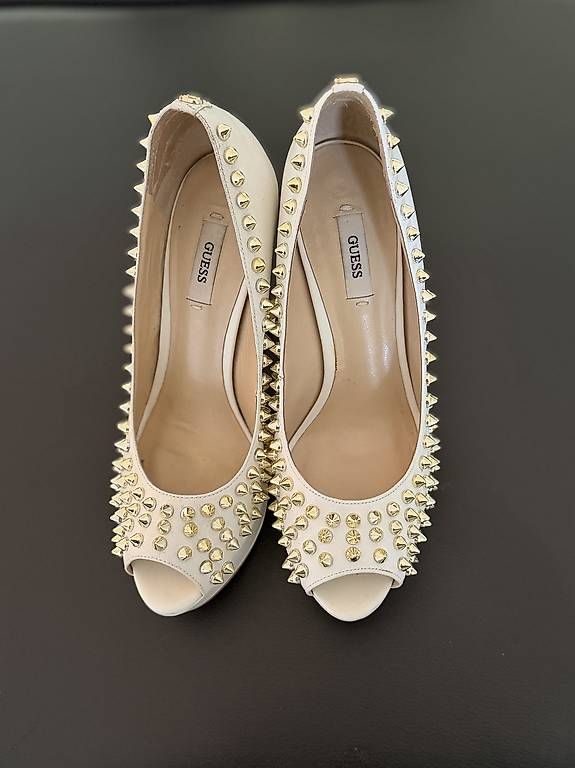 Guess Scarpe da donna: Guess Pumps Grösse 38.5 – Usato da St. Gallen venduto da 13_ 1