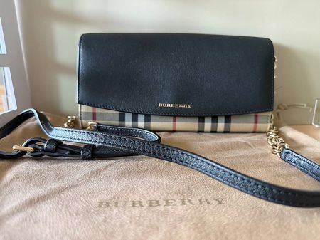 Burberry Wallet on Chain  Haymarket Check / Schwarz