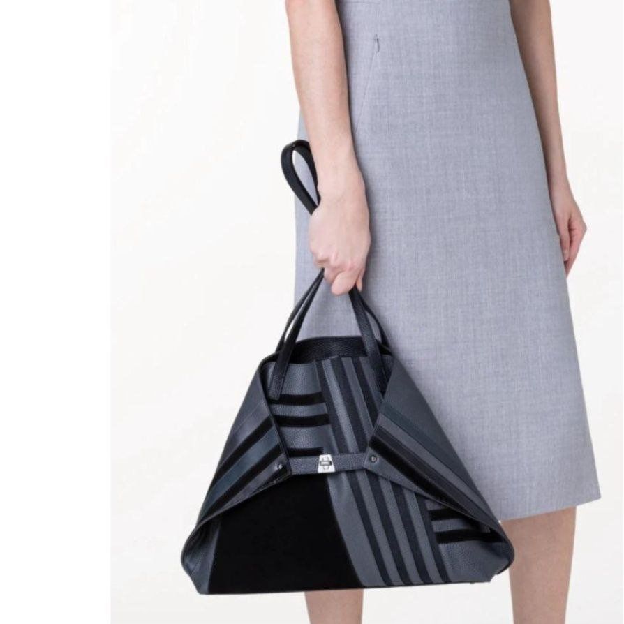 Akris Borse da donna: NEW AKRIS Ai Medium Patchwork Leather Tote Bag – Nuovo e nell'imballaggio originale da Origlio venduto da ann_q6qv 7
