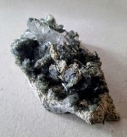 Bergkristall mit Phantomquarz Skolezit und Apatit