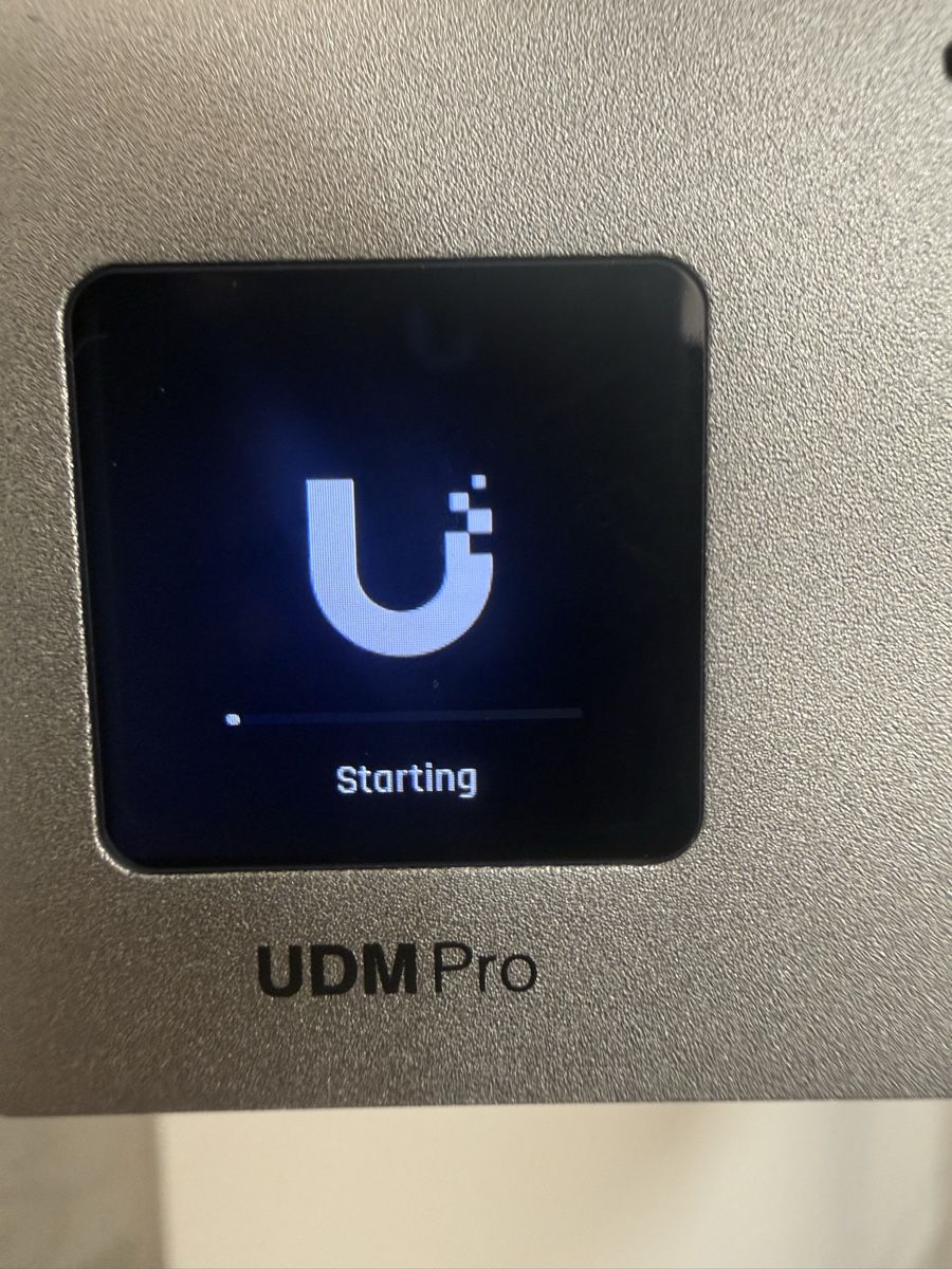 Ubiquiti Modem & Router: Ubiquiti UniFi Dream Machine Pro – Usato da Sirnach venduto da theitguy8370 1