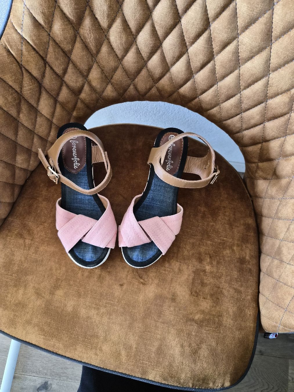 Chaussures femmes: sandales compensées – D'occasion à Palézieux-Village par kika71 1
