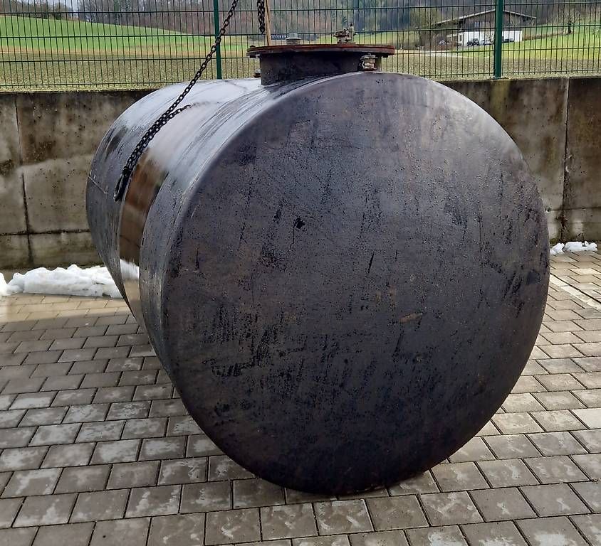 Abbeveratoi e trogoli: Stahltank 5.800 Liter (Regenwassertank) – Usato da Endingen venduto da Volvo2211 1