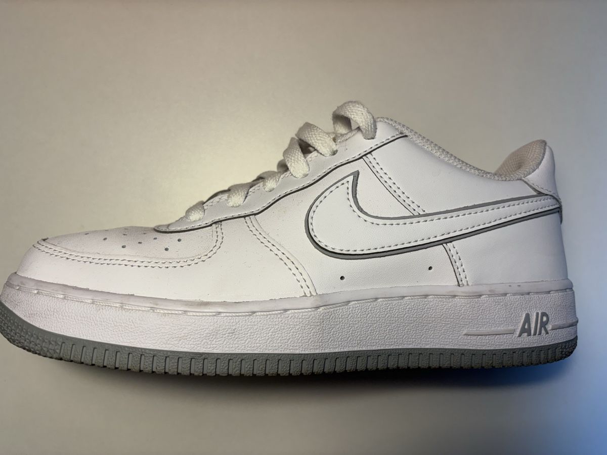 Nike Scarpe da uomo: Nike Air Sneakers size EUR38 – Usato da Rifferswil venduto da jasonevans76 1