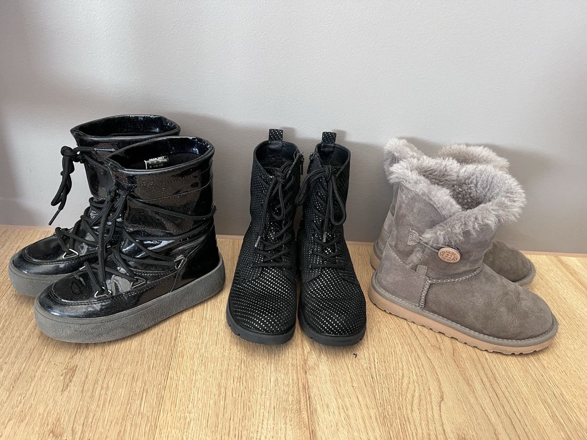 Scarpe per ragazze: 3 Paar Kinderstiefel UGG, Moonboot usw. – Usato da Herbligen venduto da nic_q8yn