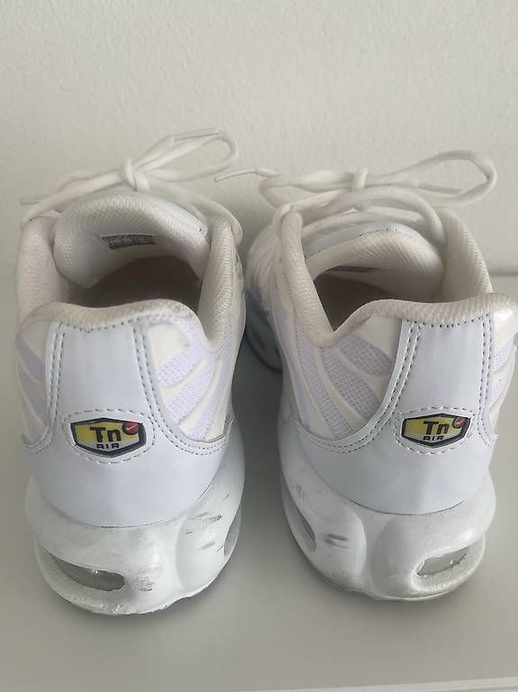 Scarpe da uomo: Sneaker Turnschuh weiss ca. Gr. 41 – Usato da Reinach BL venduto da present4you 2