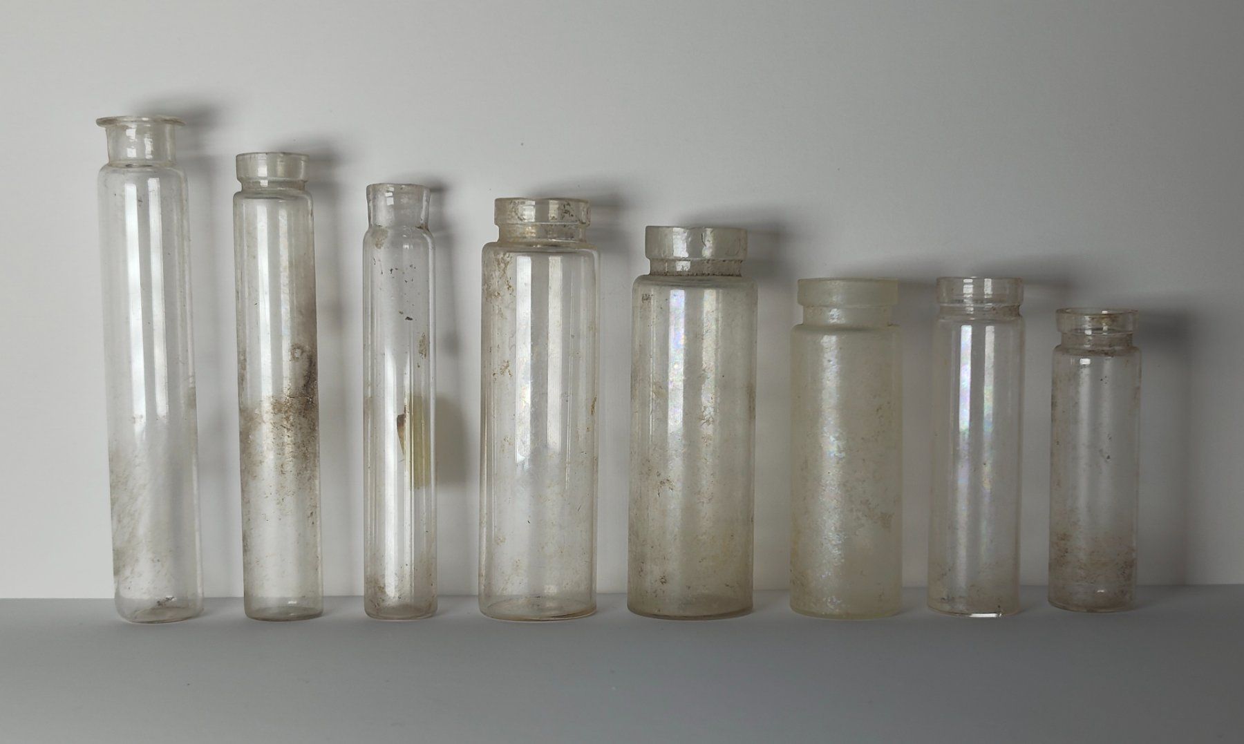 Accessori da laboratorio: Alte Apothekerflaschen Glas Set Konvolut – Usato da Monthey venduto da 19_karen_84