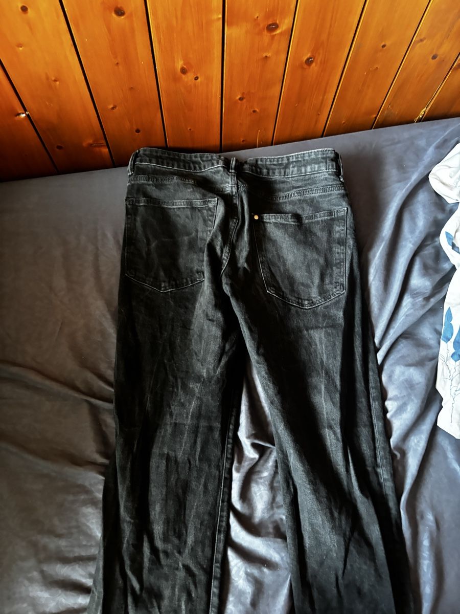 H&M Jeans: Jean noir – Usato da Neuchâtel venduto da ase_qrc7 1