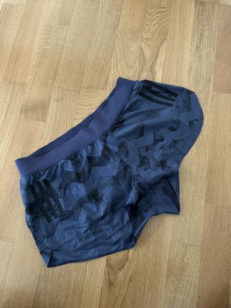 Adidas Sporthosen kurz Grösse S
