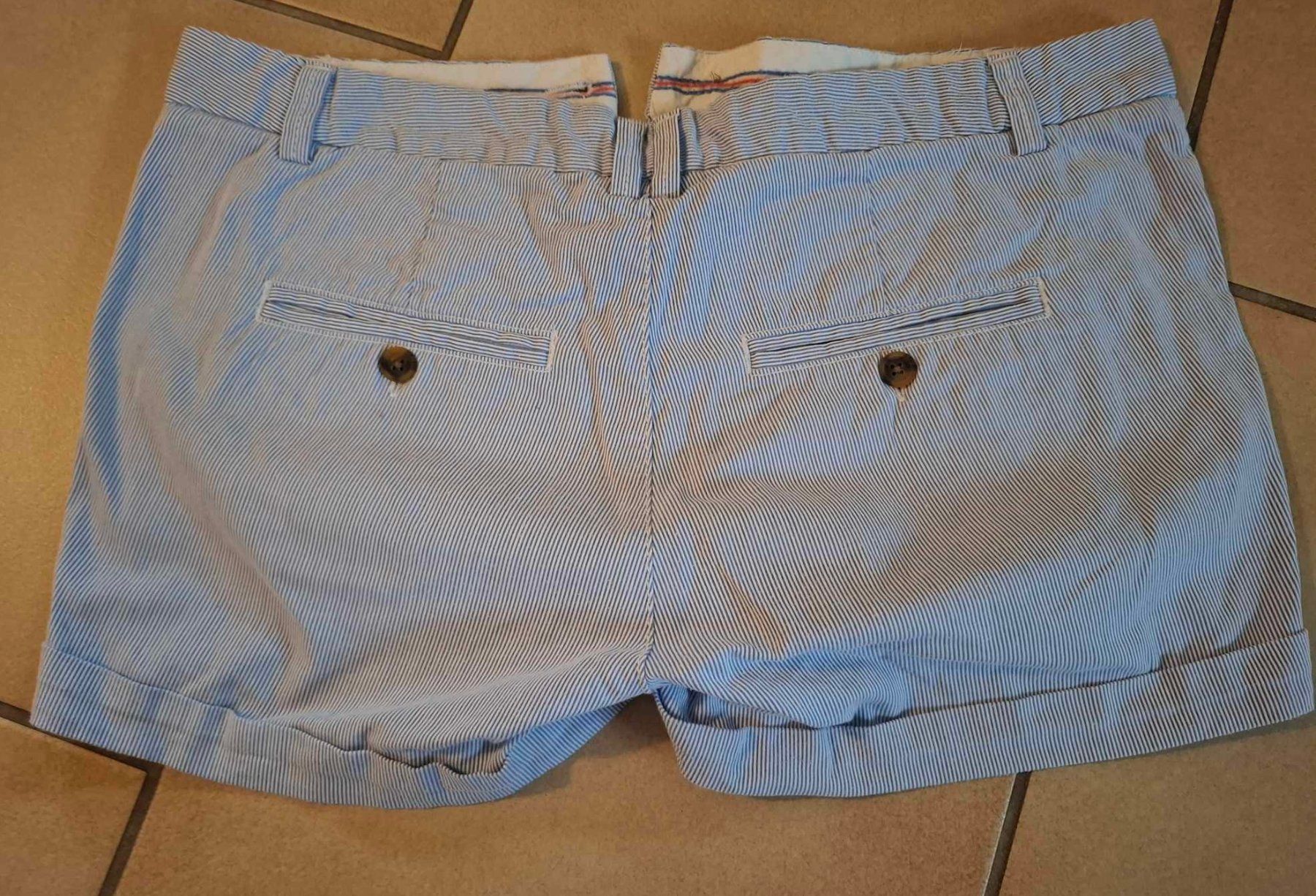 H&M Hosen: Short à fines rayures LOGG – Gebraucht aus Arnex-sur-Orbe von kprt 1