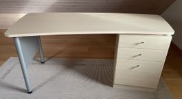 Schreibtisch