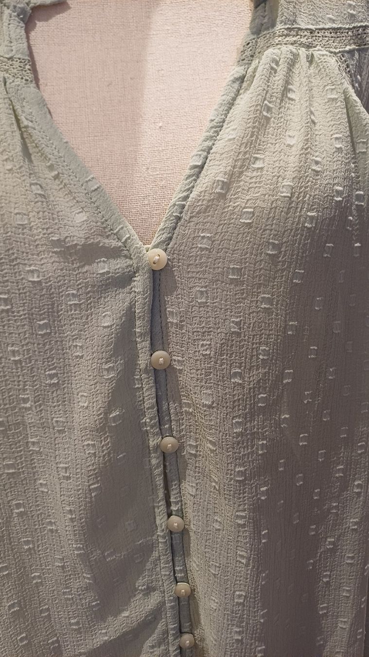 Camicette: Bluse Damen Langarm Crinkle-Optik Grösse M  – Usato da Arlesheim venduto da savina01 2