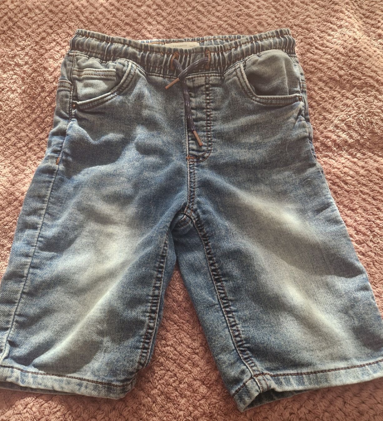 Hosen: 2 Coole 3/4 Jeans  von Reserved, Grösse 140 – Gebraucht aus Utzenstorf von Ernie_und_Bert 2