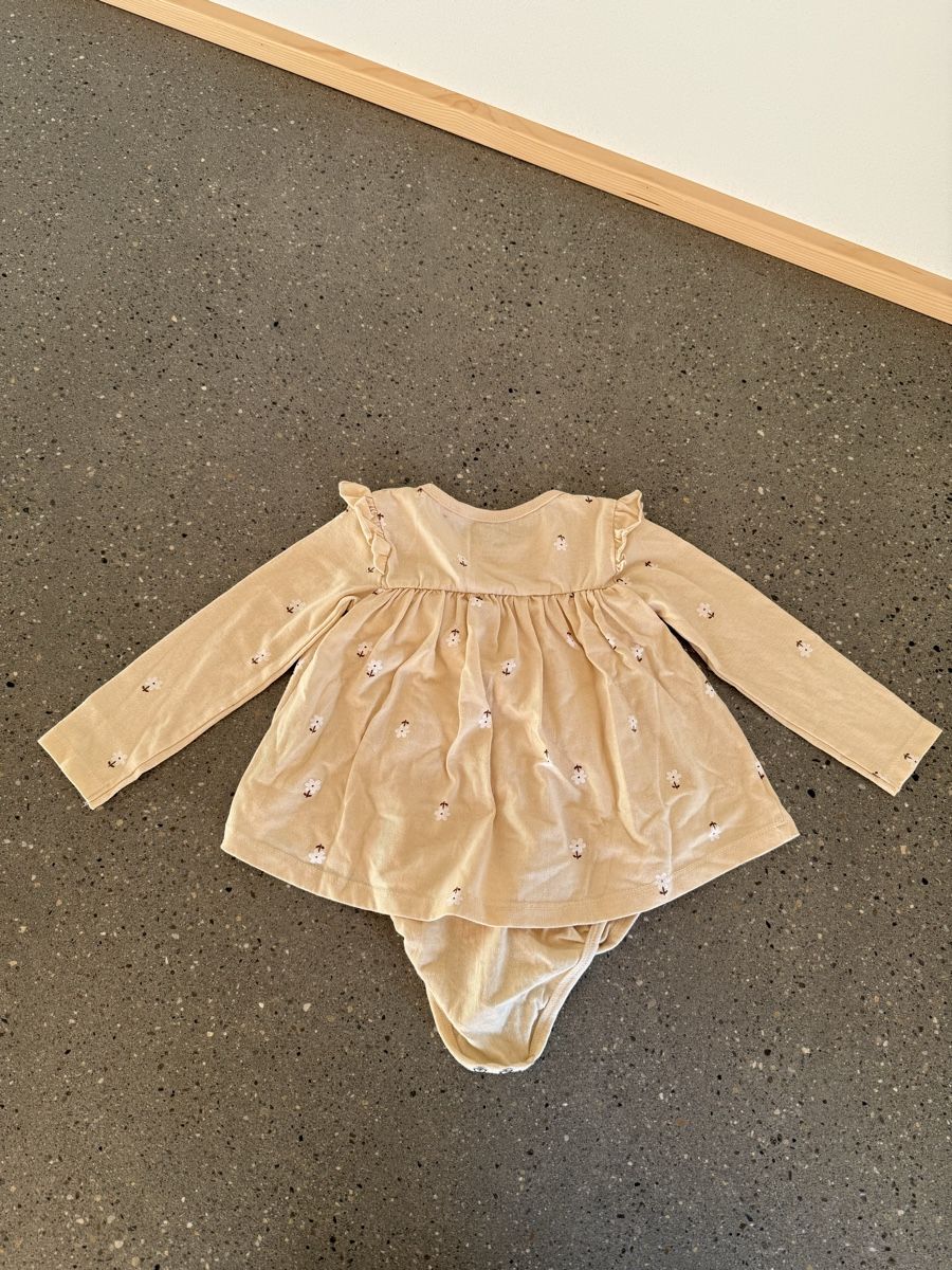 Vestiti & Gonne: Süsses Baby Kleid, Grösse 98, NEU – Nuovo (secondo la descrizione) da Langenthal venduto da vik_v5ml 1