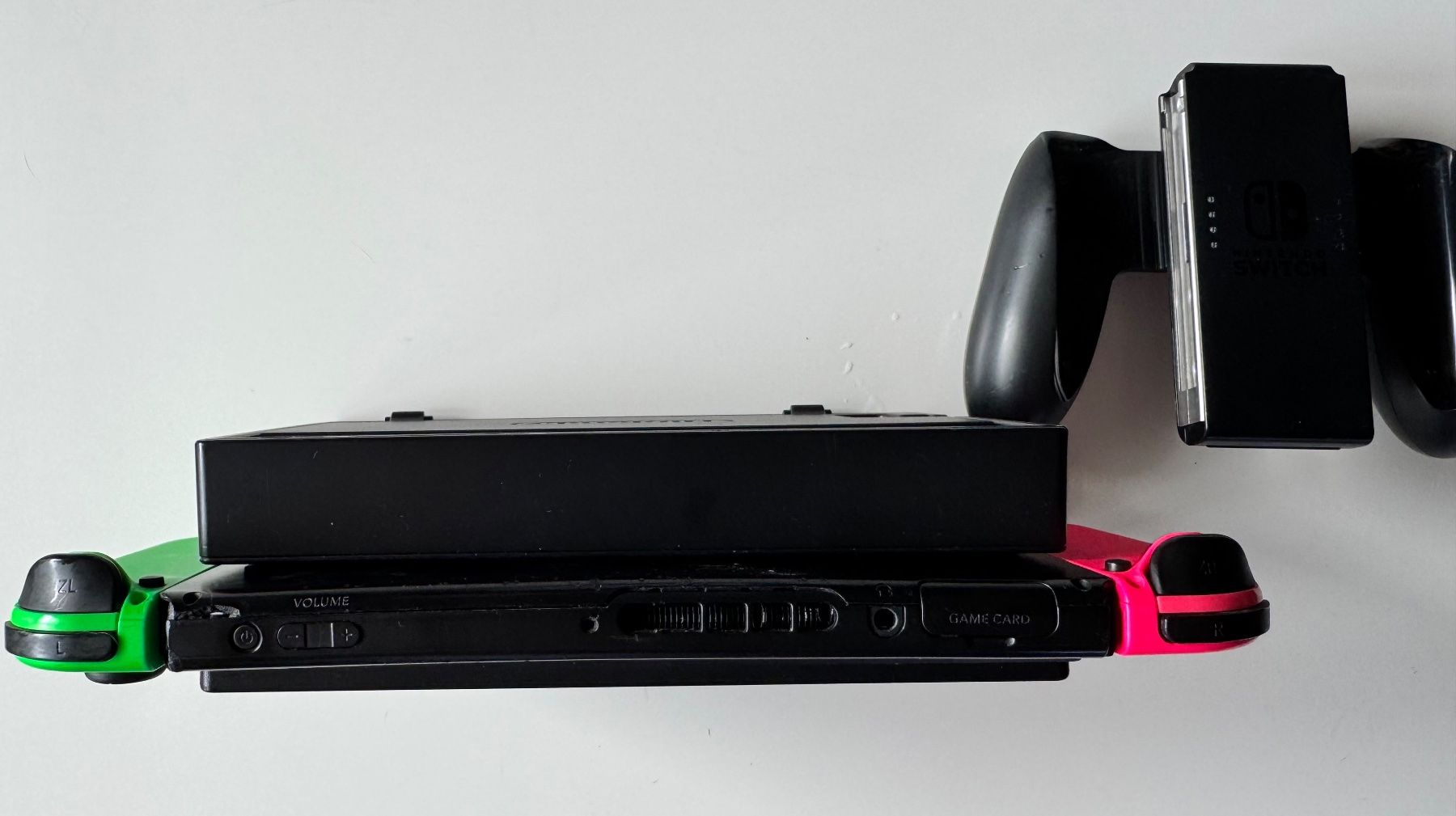 Nintendo Konsolen: Console Nintendo Switch avec dock et manettes défectueux – Defekt aus Leytron von SuPer_BoCk 2