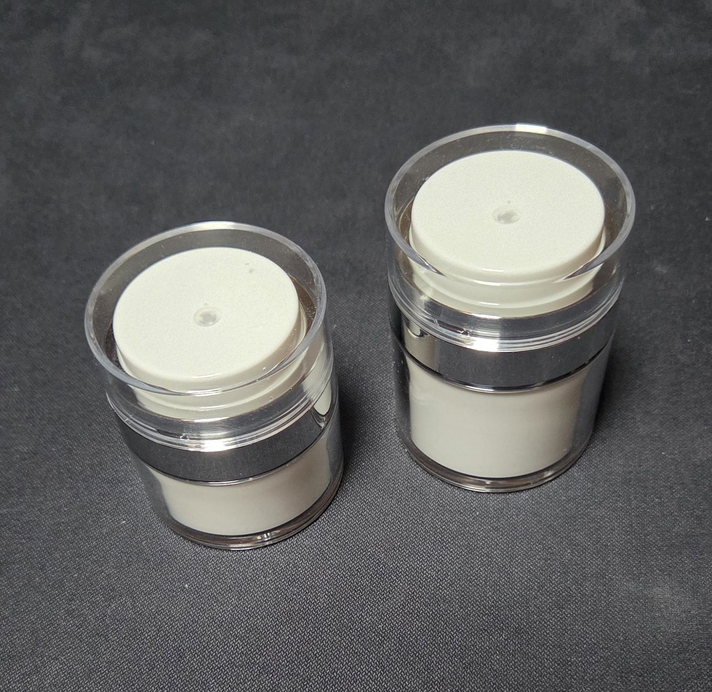 Contenitori & Simili: Airless Spender für Creme etc. – Nuovo (secondo la descrizione) da Niederhünigen venduto da philu12