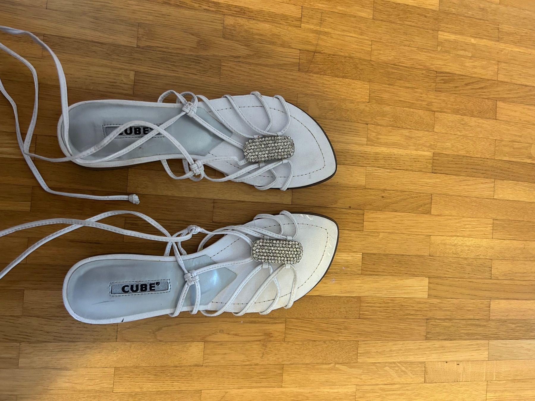 Cube Scarpe da donna: Sandales à strass – Usato da Villars-sur-Glâne venduto da jxs_2qh8