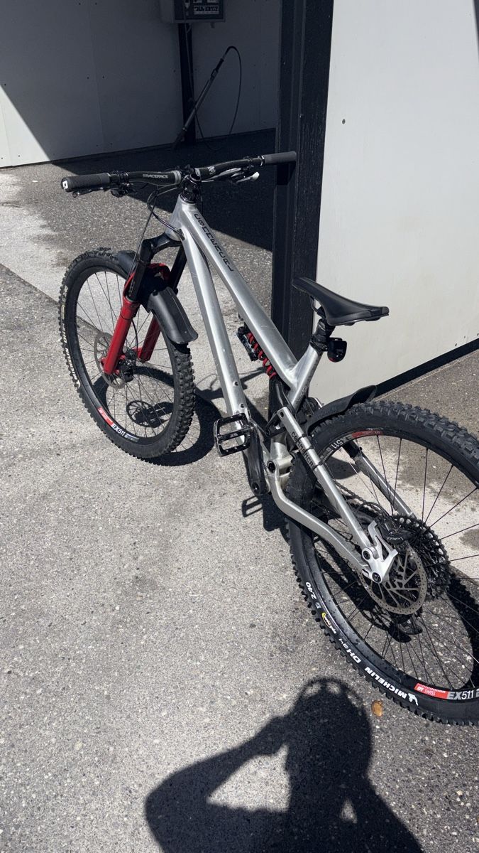 Velos: Commencal meta v4 tr – Gebraucht aus Maienfeld von Irniger-m-a-x 2